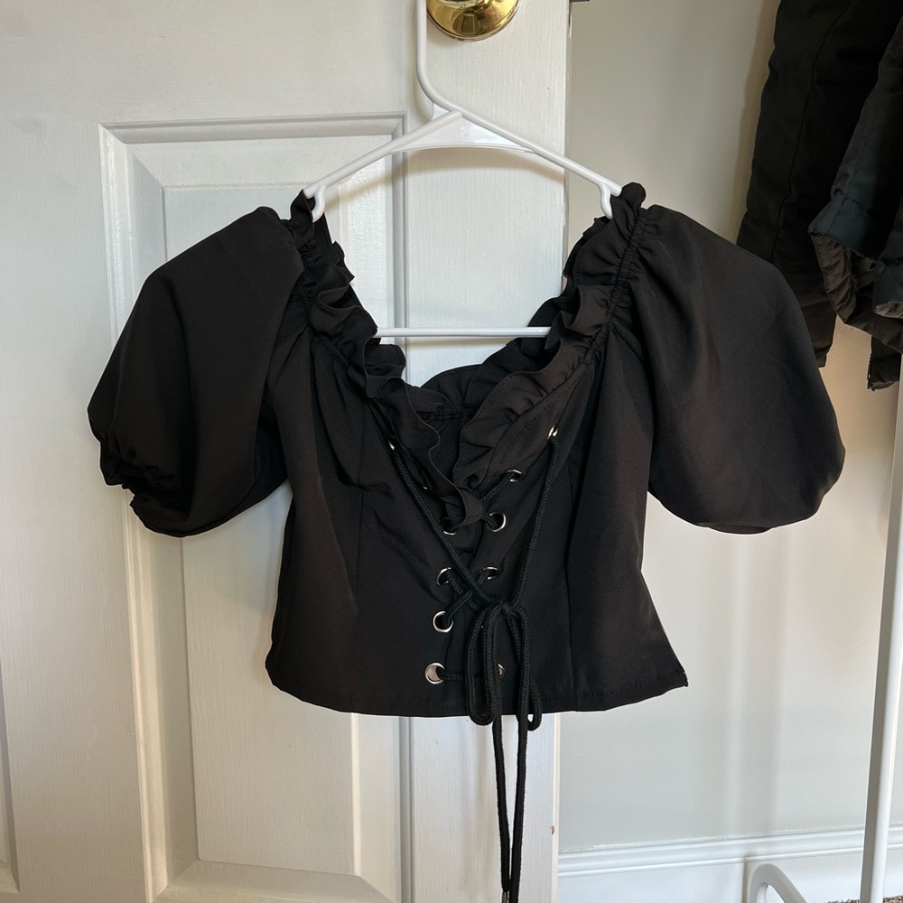 Black Cropped Lace Up Puff Sleeved Crop Top